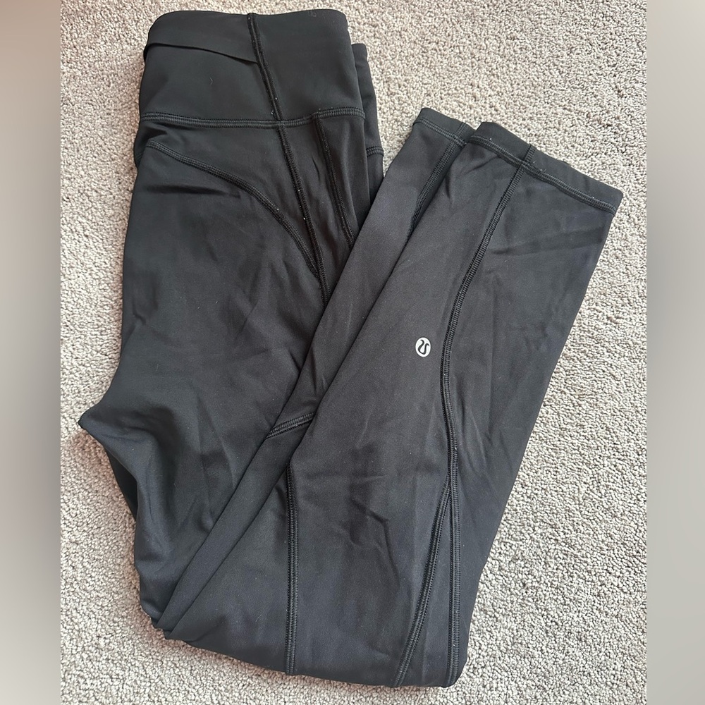 Lululemon women’s black leggings size 6 with pockets and adjustable waist